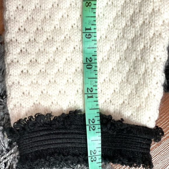 Elegant Black and White Women's cardigan/Sweater Size M w/Tiny Discreet Sparkles - Picture 11 of 16